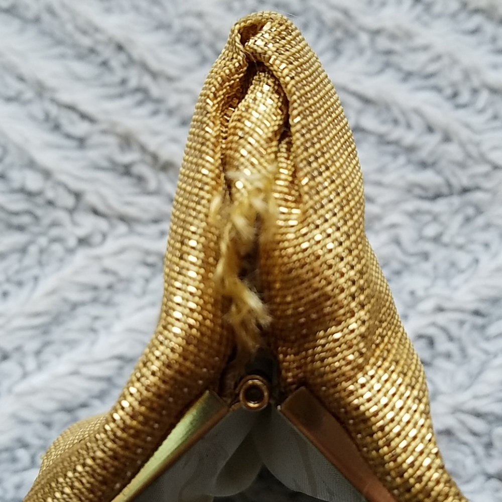 Vintage purse in metallic gold - Picture 4 of 5